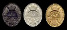 La Insignia de Combate en todas sus variantes.