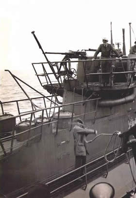 En la Parte izquierda de la imagen, contenedores para munici&oacute;n, el Uboot es el U889 un Tipo IXc/40 