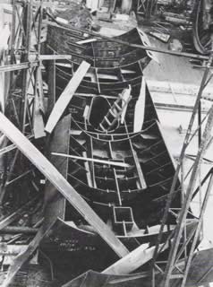 Sección de un submarino del Tipo Walter a medio construir.