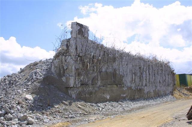 Restos del Búnker Elbe II en 2002.