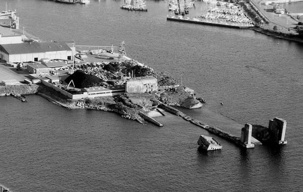 Los restos el búnker Kilian en 1999.