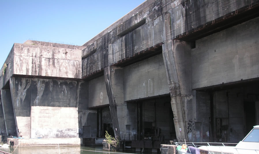 Imagen reciente del B&uacute;nker de Bordeax donde se aprecia perfectamente el grosor del techo y el doble techo.