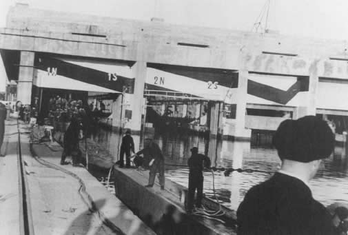 El U275 amarrado en La Pallice