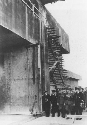 Visita de las autoridades militares a las obras del búnker de Brest.